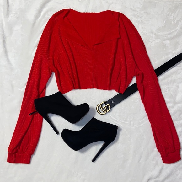 SHEIN Tops - Cropped Red Long Sleeve 🌹
